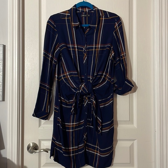 Reitmans - Plaid Shirt Dress with Front Tie
Color: Verona Blue - Picture 2 of 7